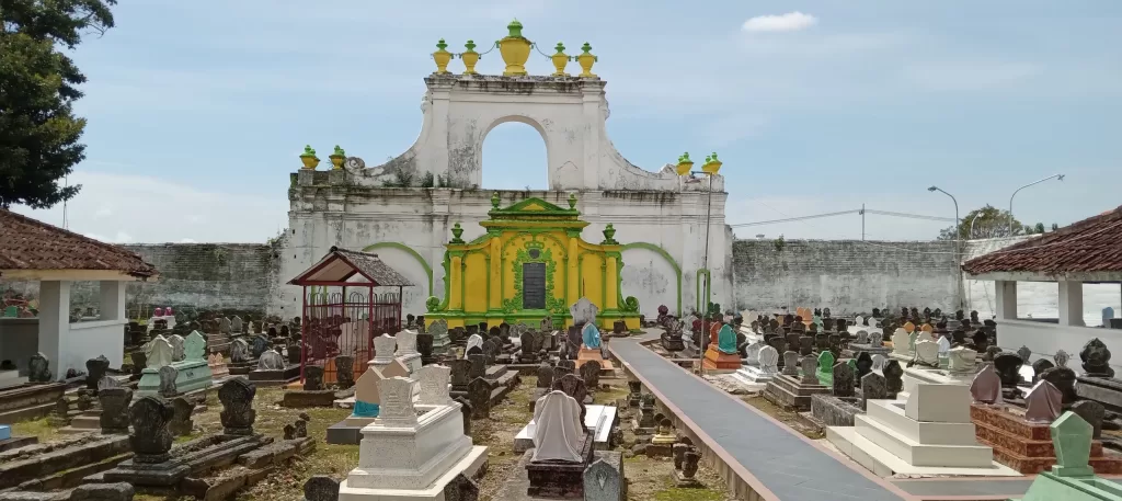 Asta Tinggi Sumenep: Kompleks Pemakaman Raja-Raja Madura
