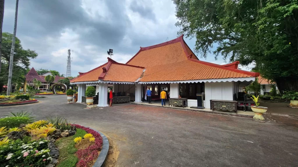 Museum Keraton Sumenep: Perpaduan Wisata Religi dan Budaya