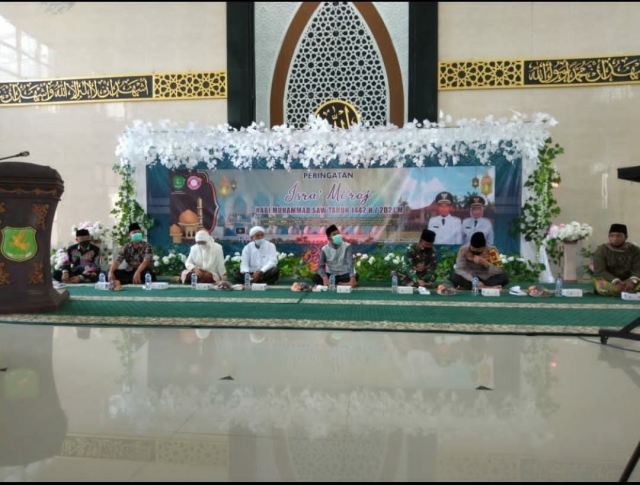 IMG-20210327-WA0020 Bupati Sumenep didampingi wabup dan Kapolres Sumenep Saat Hadiri Isra' Mi'raj di masjid pemkab Sumenep.
