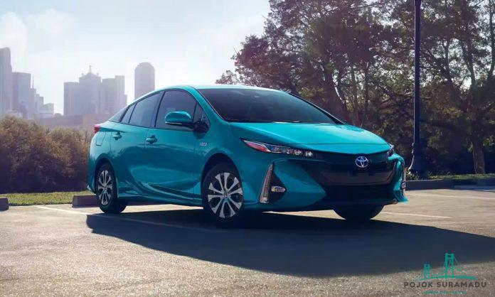 Toyota Prius: Mobil Hybrid Pertama Toyota yang Diproduksi secara Massal