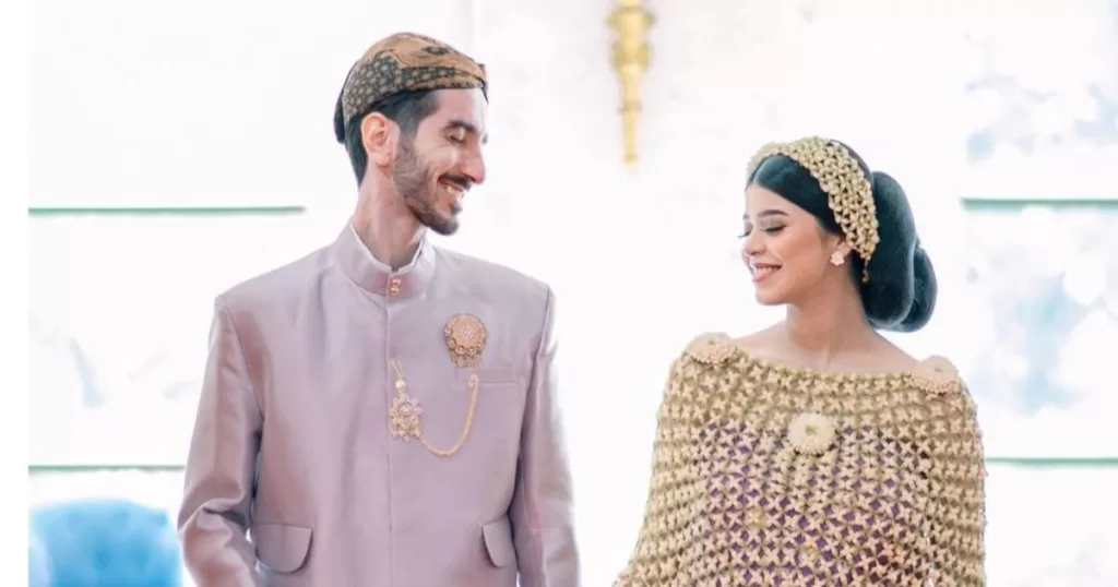 hahnya lainnya seperti Jharna Bhagwani & Zee Asadel