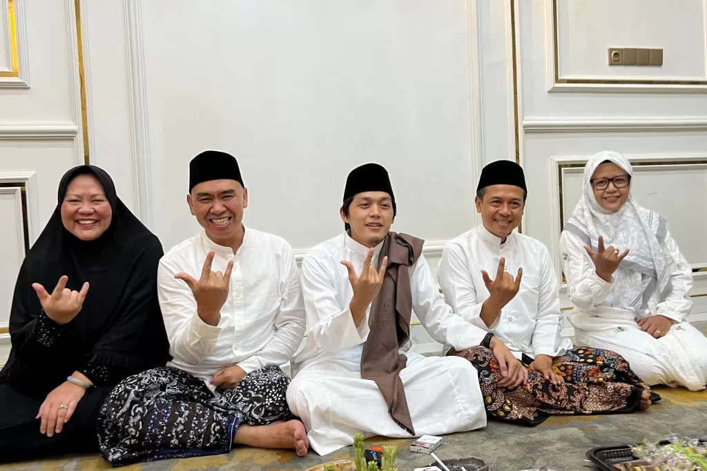 Profil Gus Iqdam: Dai Milenial dari Blitar yang Viral di TikTok & IG