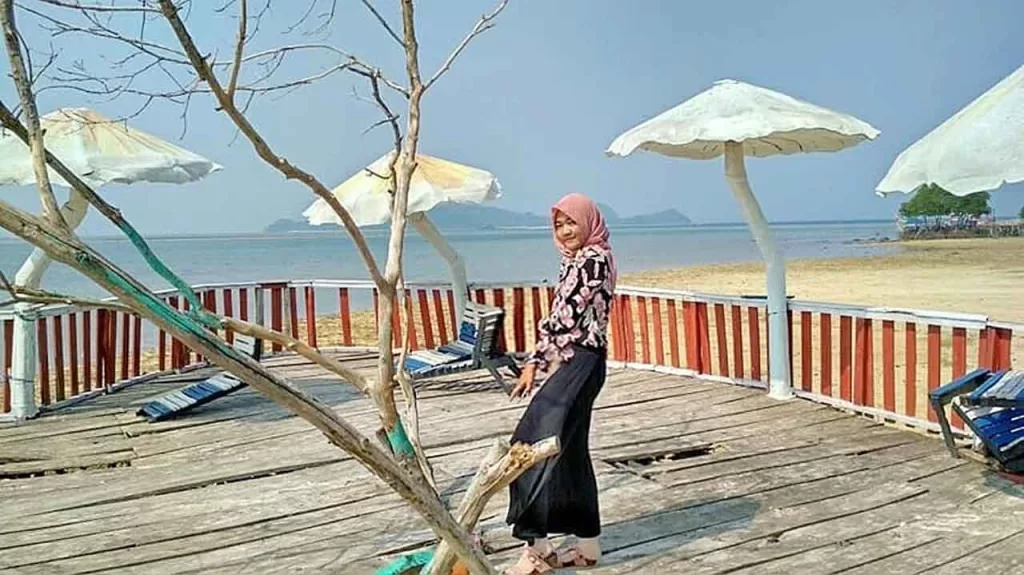 Pantai Gebang, Destinasi Tenang Penuh Hutan Bakau