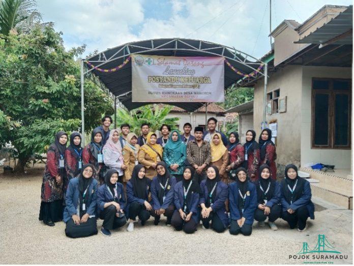 Mahasiswa KKN-05 UTM  Bekerja Sama Dengan Puskesmas Sepulu Melakukan Launching Posyandu Keluarga Desa Maneron 