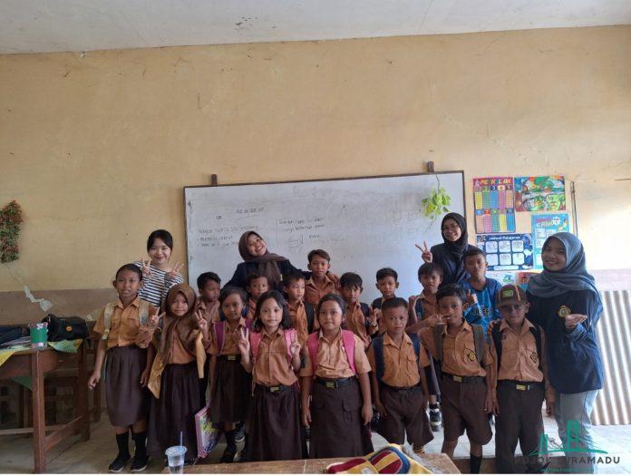 Metode Interaktif Peningkatan Minat Baca Siswa SDN Parseh 3 dan SDN 5 Parseh