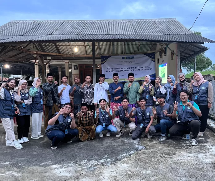 Mahasiswa KKN UTM 30