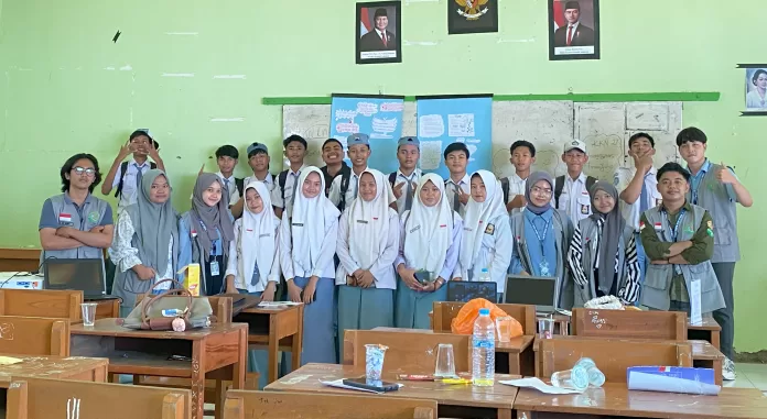 KKN UTM 27 Gelar Workshop Bahasa Inggris di SMA Negeri 1 Waru
