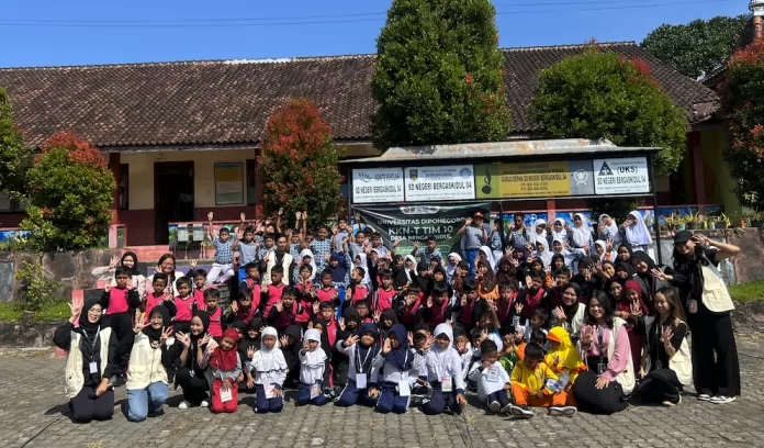 TIM KKN UNDIP Tanamkan Nilai Kebangsaan dan Karakter Anak Sejak Dini Melalui Permainan Edukatif dan Visual Interaktif di Dusun Kebonkliwon