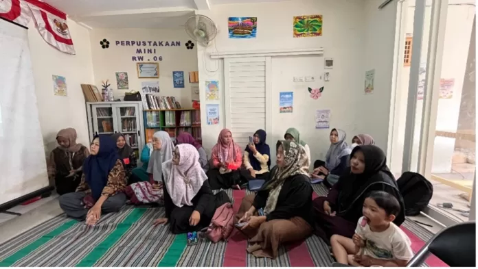 Transformasi Limbah Minyak Jelantah Menjadi Lilin Aromaterapi: KKN 75 UPN “Veteran” Jawa Timur Ajak Warga RW 06 Kalirungkut Berinovasi