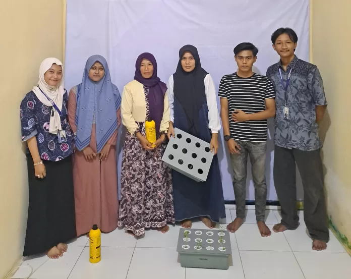 Mahasiswa KKN UTM Kelompok 25