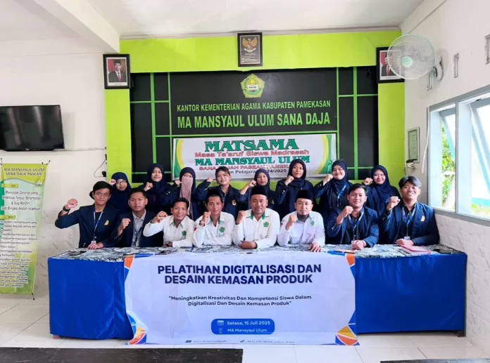 Pelatihan Desain Kemasan Produk KKN UTM 19