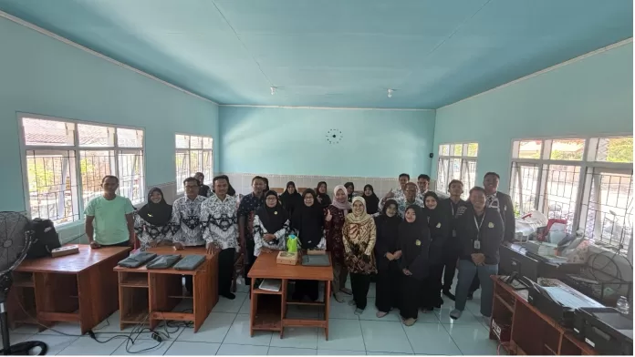 Dosen UTM Latih Guru SDN Tambung 1 Ciptakan Bahan Ajar Inovatif Berbasis AI melalui Magic School