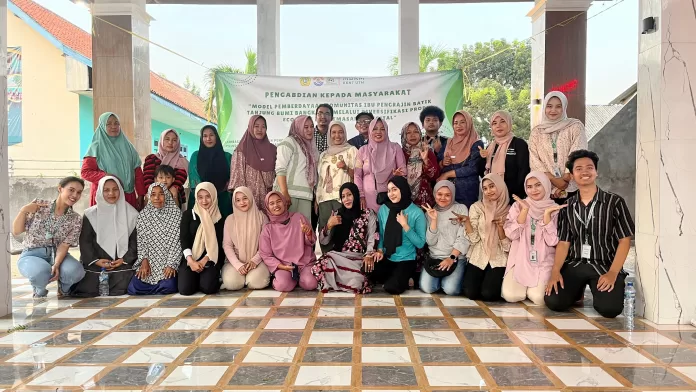 Pengabdian Masyarakat UTM Hadirkan Inovasi Ecoprint Melalui Pemberdayaan Perempuan Tanjung Bumi