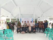 Foto Bersama perangkat desa dan Masyarakat