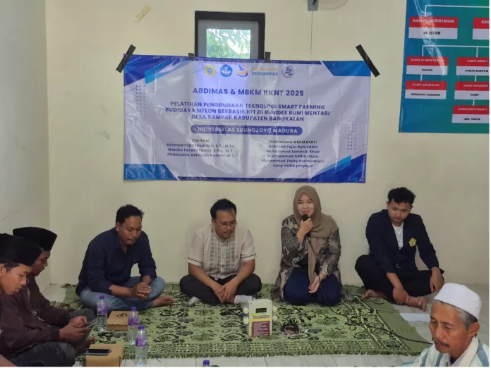 UTM Latih BumDes Bumi Mentari Terapkan Smart Farming Melon Berbasis IoT