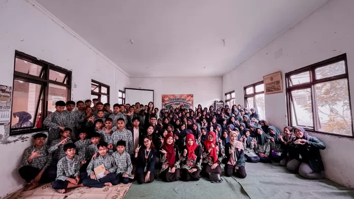 Cegah Perundungan Sejak Dini, KKN Kolaborasi UTM Gelar Sosialisasi Geranting di SMPN 1 Plaosan