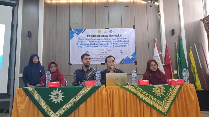 Dr. M. Fadlillah, S.Pd.I., M.Pd.I dan tim pengabdian UTM bersama kepala SD Muhammadiyah 1 Bangkalan. Kamis (11/06/2026)